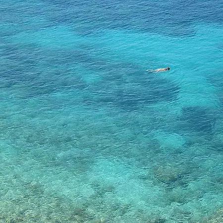 アパート Ella Sea View ボル